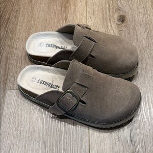 Cushionaire Clogs